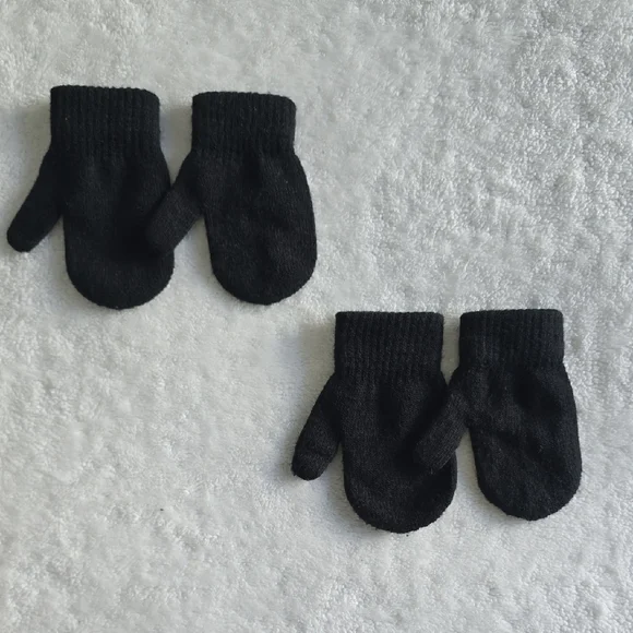 Cozy Black Toddler Mitten Bundle