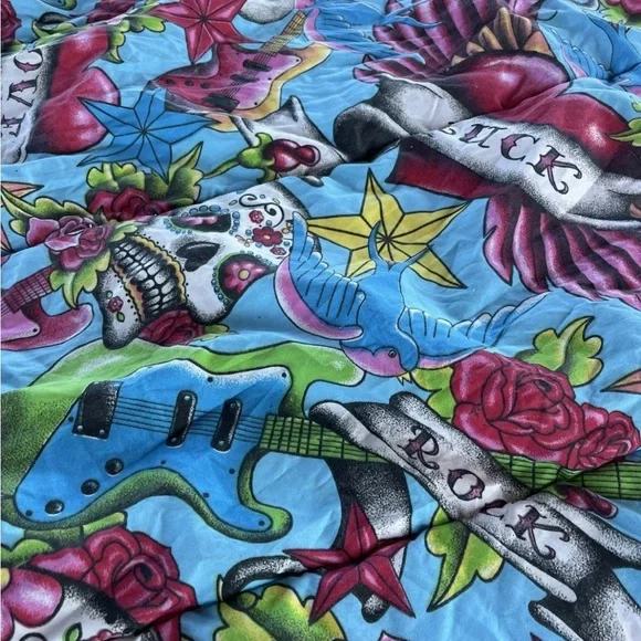 ED HARDY COMFORTER WITH SKULLS PLUS PILLOW CASE Rock and Roll