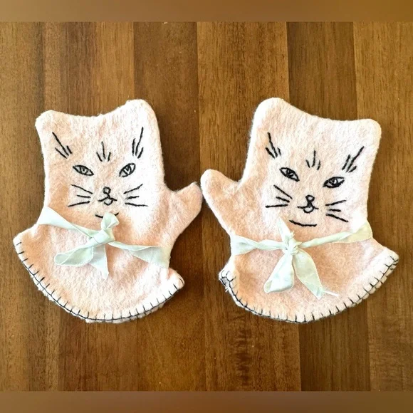 Vintage Child Kitten Mittens with Bows