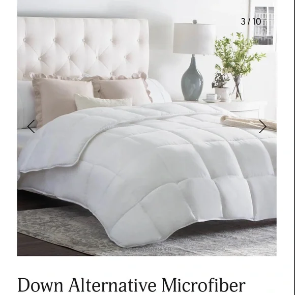 Weekenders Soft White Microfiber Comforter