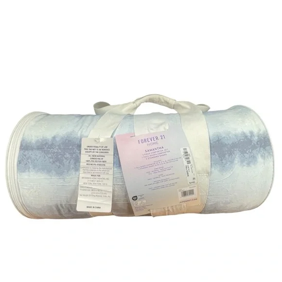 Forever 21 home Samantha 3 piece comforter set.