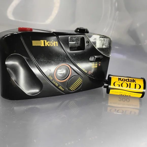 Kodak KB11 35mm Point and Shoot Film Camera in Black