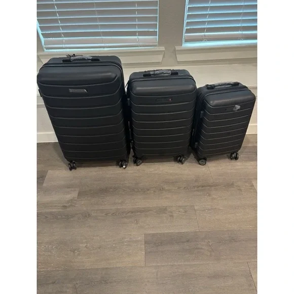 SWISSBRAND Nashville Black Hardcase Spinner Luggage Set 3-Piece