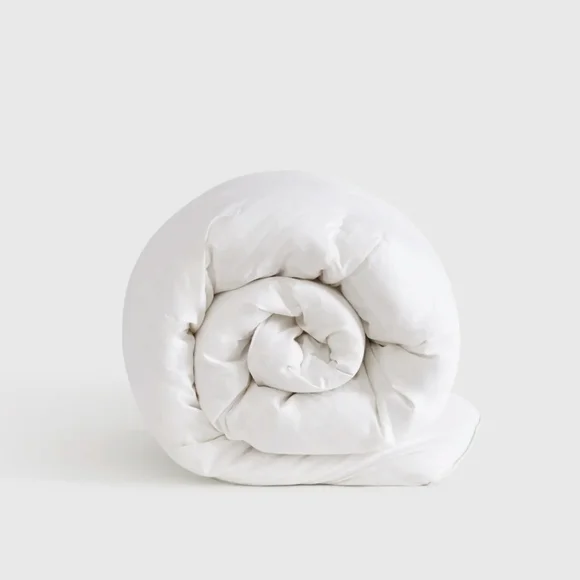 Down Alternative Comforter! Sz. Queen (Z21)