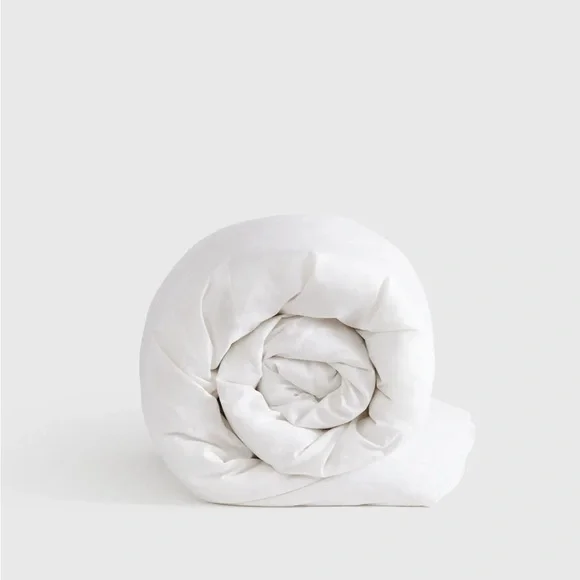 QUINCE Premium Down Alternative Comforter Full Queen All Season White
