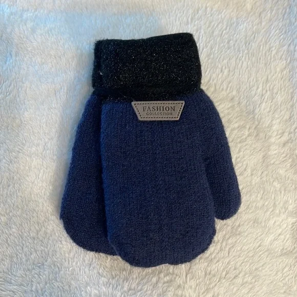 #Children’s Padded Mittens