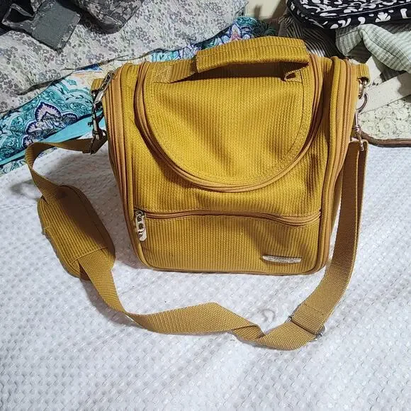 EVERYTHING BAG EUC TRAVEL BAG CASE CROSSBODY STRAP