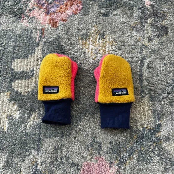 Patagonia Baby Girl Mittens