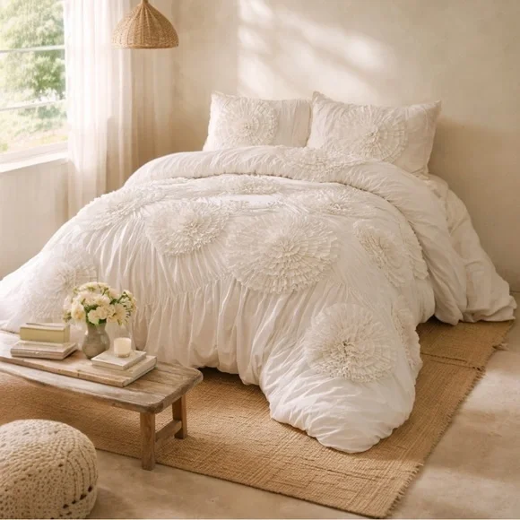 NEW Anthro Ivory Beige 3D Floral Queen / King Boho Comforter Bedding & Sham Set