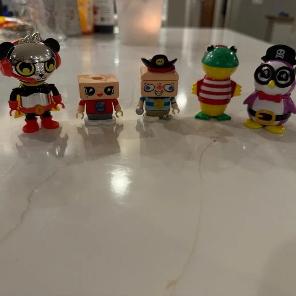 Ryan's World Mini Figures Collectible Toy Set 5 Peck Gus Pirate Shawn Spy Chrome