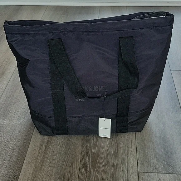 Jack & Jones black zippered travel bag jaczody style 12205538
