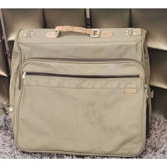 Briggs & Riley wardrobe bag