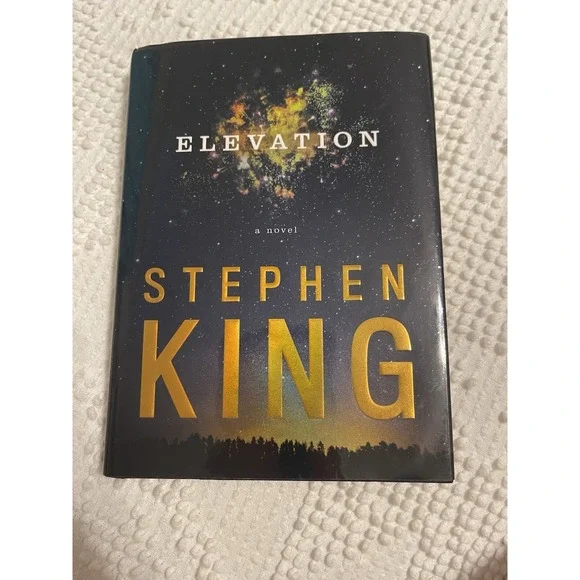 Elevation by Stephen King. 2018.