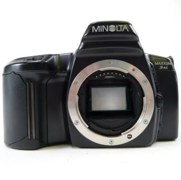 Minolta 3xi w/ Minolta 35-80mm Power Zoom lens