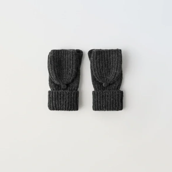 ✨SALE ✨ ZARA RIBBED KNIT MITTENS ✨SALE ✨