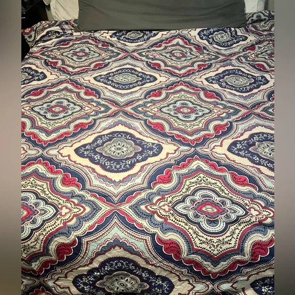 queen comforter Paisley and floral reversible