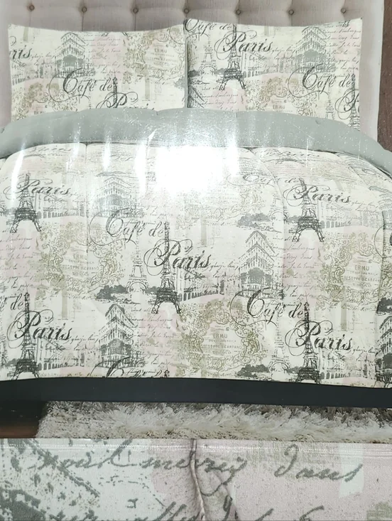 Paris Script Reversible Comforter Set in Light Pink and Green - New In Bag
