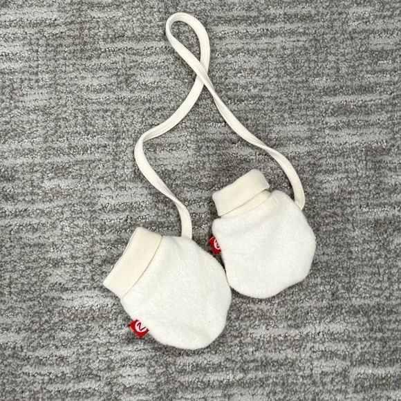Zutano Cream Baby Mittens with String