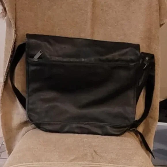 Barganza overnight shoulder bag