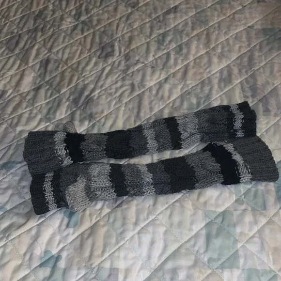 Stylish Gray and Black Knit Arm Warmers