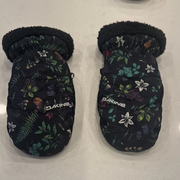 Dakine Kids' Black and Green Patterned Mittens