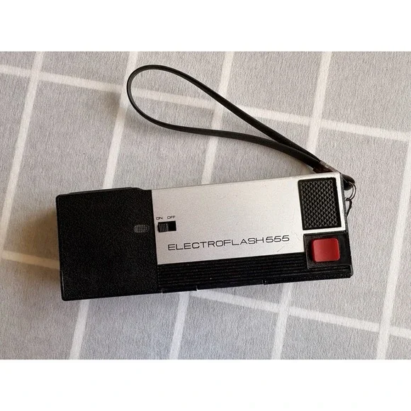 Vintage Retro Continental Electroflash‎ 555 Camera Optical Lens 1:8, Not Tested