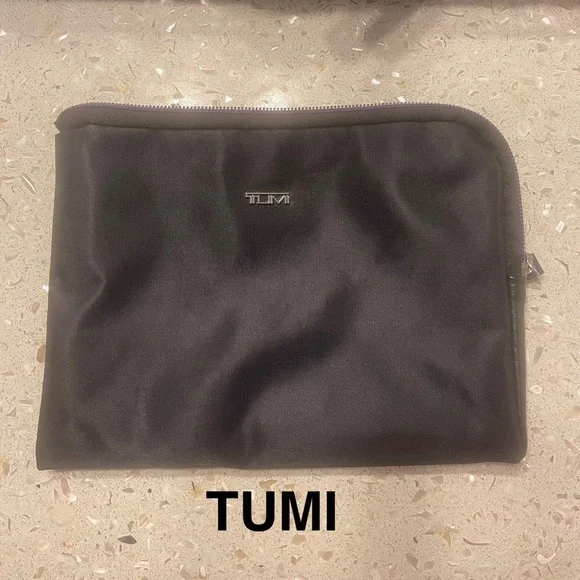TUMI Zip Bag