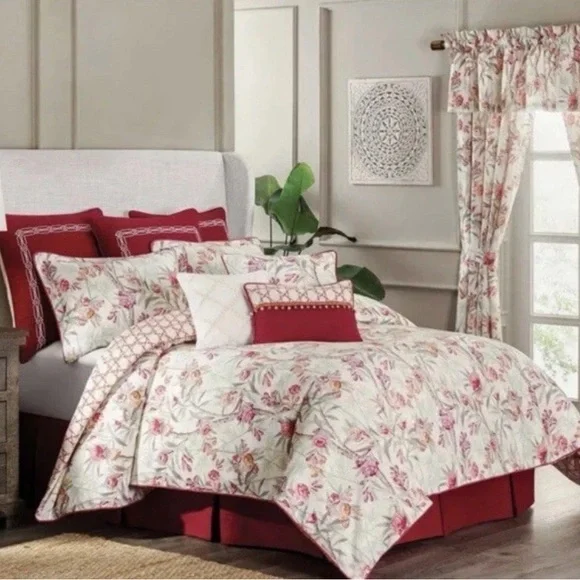 Rose Tree Floral Comforter Set with Red and Pink Accents