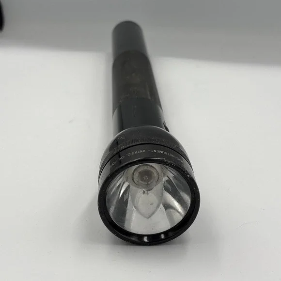 Vintage Maglite Flashlight 4D Cell Battery, Black 15