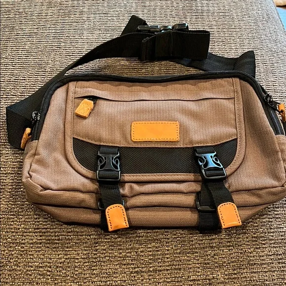 Lewis and Clark Brown Black Travel Waist Bag