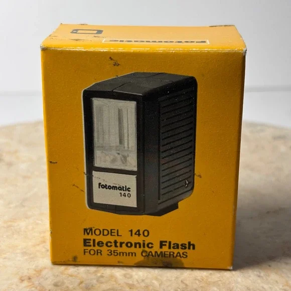 Fotomatic Electronic Flash 140 Black Vintage 35mm Camera Hot Shoe Mount Sealed