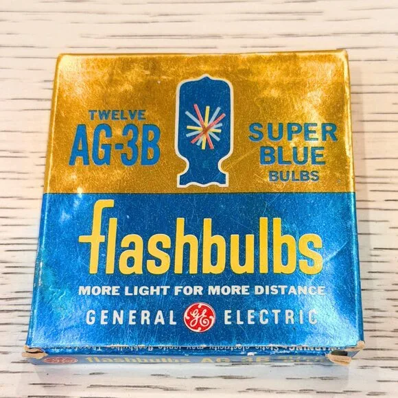 AG-3B GE Super Blue Flashbulbs Pack 12 Bulbs Total Camera General Electric Vtg.