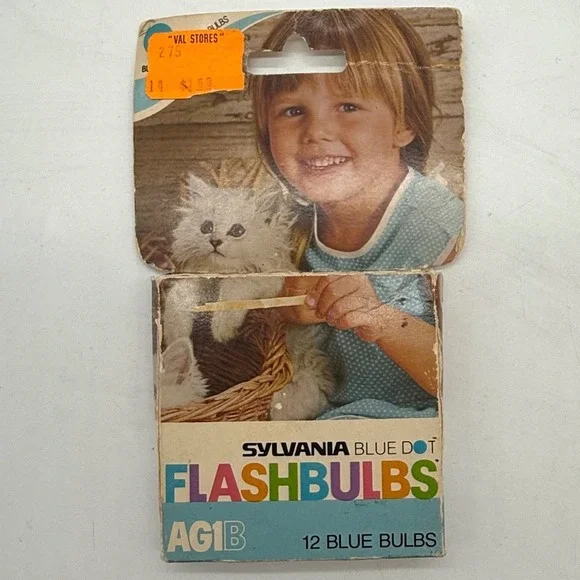Sylvania Blue Dot AG1B Flashbulbs 12 Count Vintage Camera Accessory