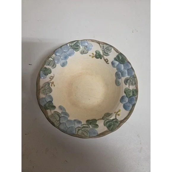 Vintage Metlox Poppytrail Sculptured 7 1/2 Inch‎ Grape bowl.