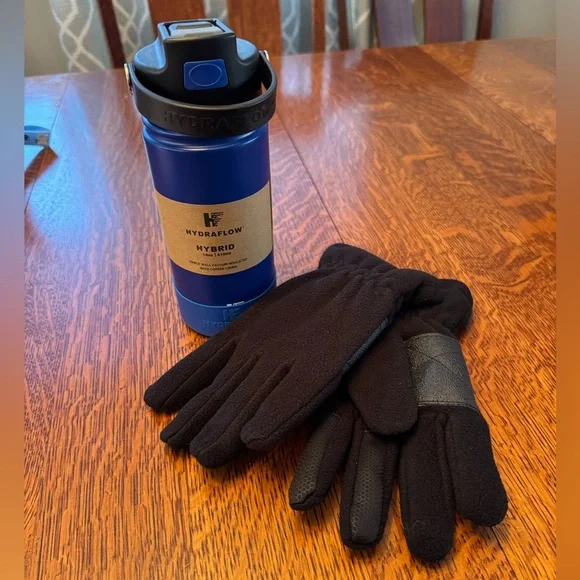 Igloo Black Boys Gloves bundle with flask