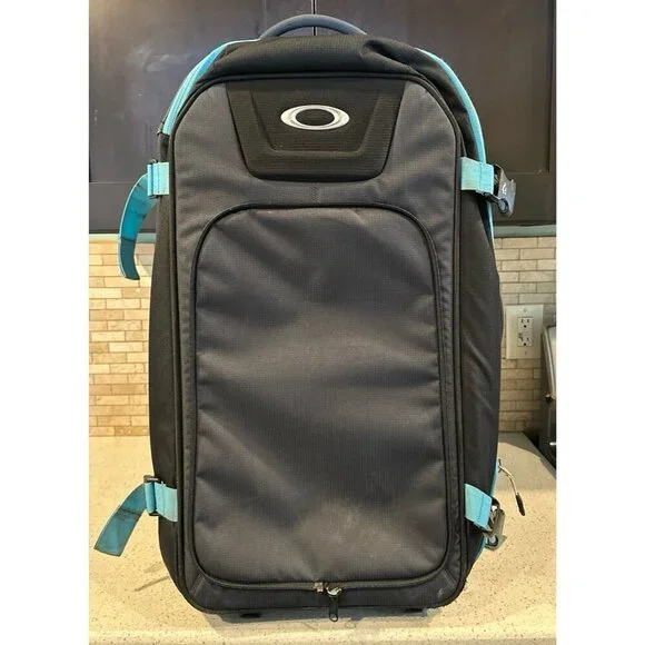 Rare Large Oakley‎ Gear Bag 30” Rolling Luggage Duffle Suitcase