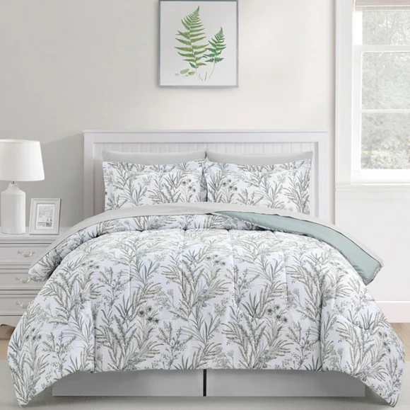SUPER SALE ** BRAND NEW IN BAG ** 8 PC Naples Reversible Patterned Bedding Set