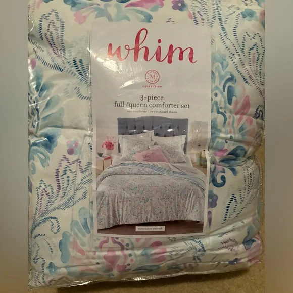Martha Stewart full/queen comforter. Never out of the bag. Brand new.