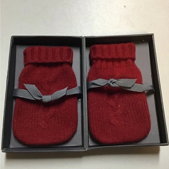 RESTORATION HARDWARE NIB CASHMERE MITTENS CHILDRENS IN GARNET 2010