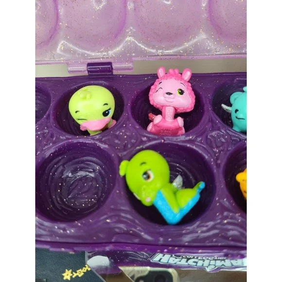 Hatchimals Colleggtables Egg carton Carrying Case With Little Tiny Animals