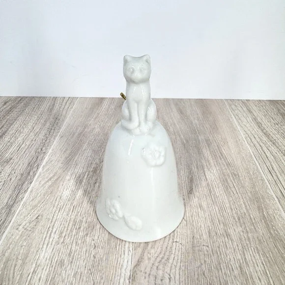 Vintage‎ White Ceramic Cat Bell Figurine Hand Bell Floral Design 4in