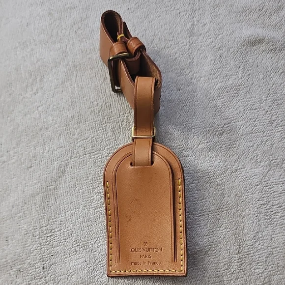 Louis Vuitton - Vachetta Luggage Tag & Poignet - Tan Leather Accessory