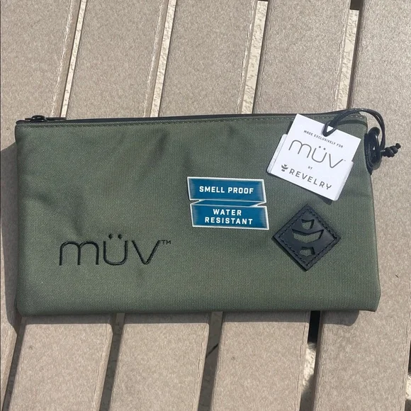 MUV Revelry Supply The Broker Smell Proof Zippered Stash Bag NWT Army Green