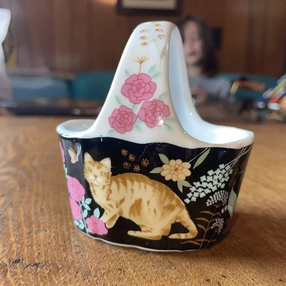 Vintage Ceramic Basket‎ Trinket Holder Decorated in Floral & Orange Tabby Cat