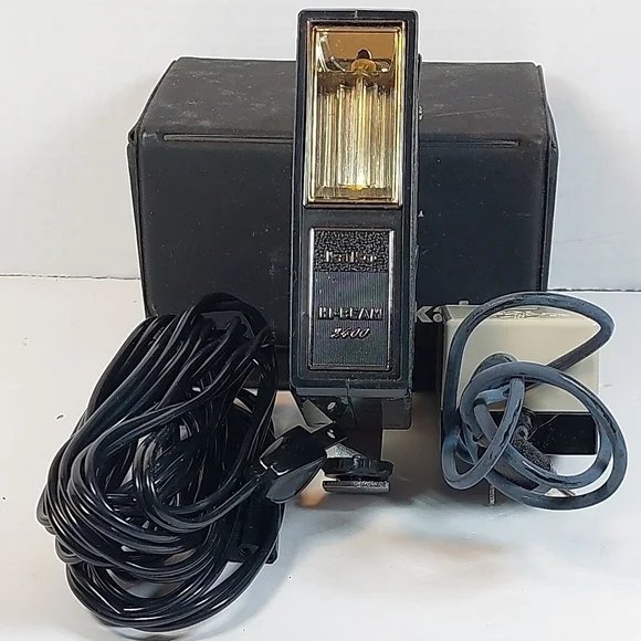Vintage Kako Hi-Beam 2400 Camera Flash With Case AC Adapter-Power Cord Untested