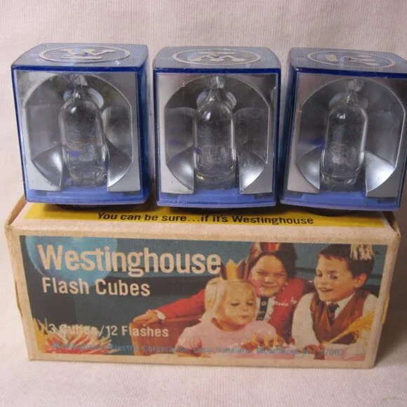 vintage Westinghouse Flash Cubes 3-pack- complete, short box, unburnt