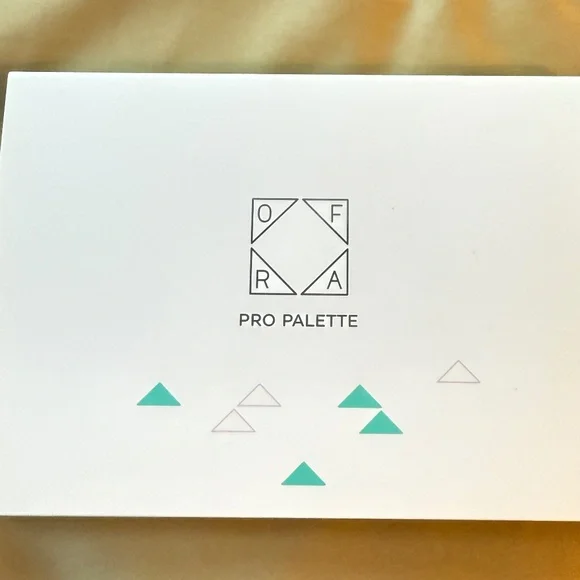 Ofra Cosmetics Summer Edit Pro Eyeshadow Palette