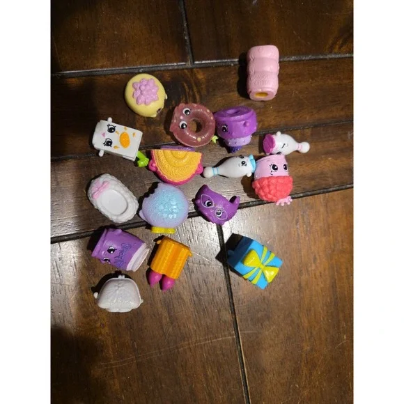 Shopkins‎ Toys Figures Mixed Lot x16 Pieces Various Seasons
