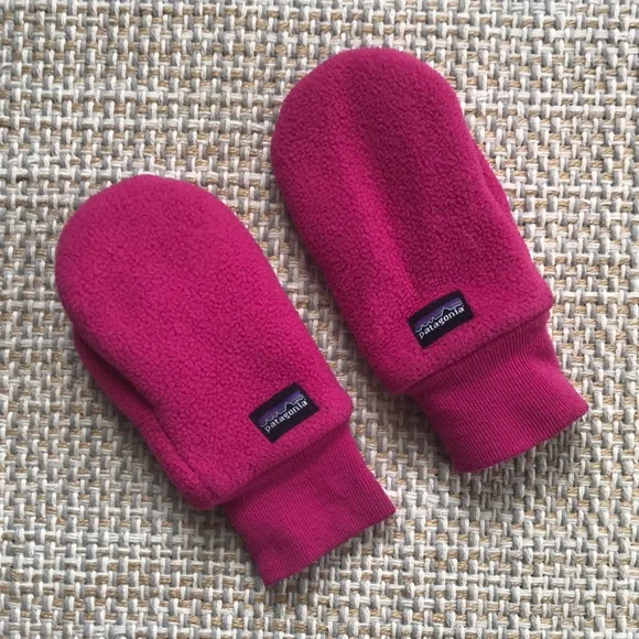Patagonia Fleece Mittens (size 18m-3T)