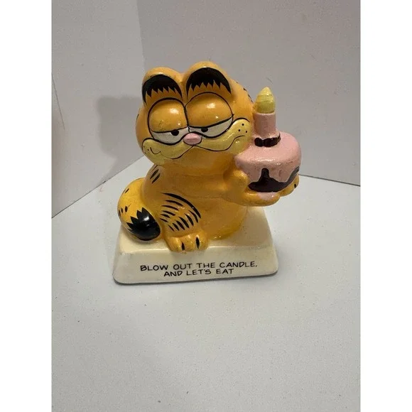 Garfield BLOW OUT THE‎ CANDLE AND LET'S EAT Ceramic Figurine 1978, 1981 Enesco
